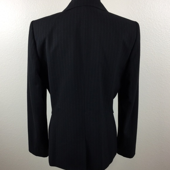 Tahari asl black blazer with pinstripes - Picture 4 of 8